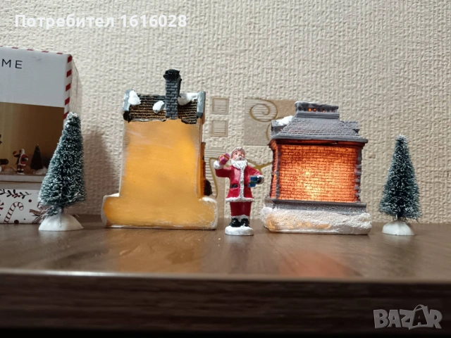 LED светещи 2 къщи с дядо Коледа и елхи., снимка 8 - Декорация за дома - 52297620