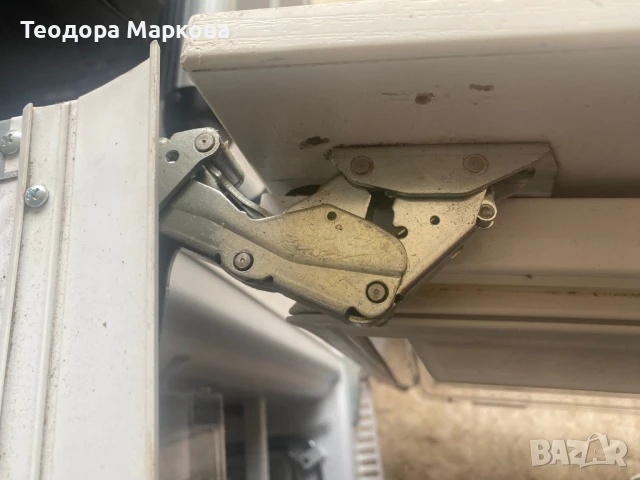 Фризер за вграждане Indesit , снимка 3 - Хладилници - 51167879