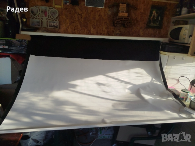 моторизиран екран за проектор 81 инча перфектен.