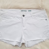 Къси дънкови панталони - бели размер ХЛ, снимка 5 - Къси панталони и бермуди - 40614556