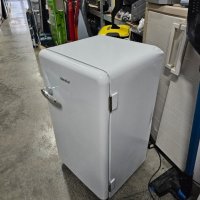 хладилник ретро стил Comfee , снимка 2 - Хладилници - 43965652