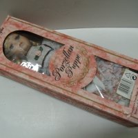 № 6762 стара порцеланова кукла - Nostalgia   - височина 30 см , снимка 5 - Други ценни предмети - 39352551