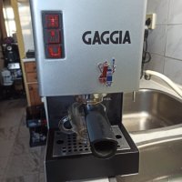 Кафемашина Гаджия оригинална, италианска, работи отлично и прави хубаво кафе с каймак , снимка 3 - Кафемашини - 43500873