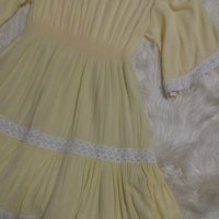 ИЗКЛЮЧИТЕЛНО КРАСИВА жълта рокля с бяла дантела , снимка 6 - Рокли - 40364447