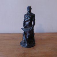 Метална фигура Ковач статуетка 1970 г, снимка 1 - Статуетки - 43887712