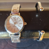 Стилен дамски часовник + гривничка, снимка 4 - Дамски - 44879952