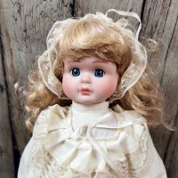 Порцеланова кукла - Бела, снимка 2 - Колекции - 43328042