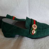 Зелен велур (тип коледни), снимка 1 - Дамски ежедневни обувки - 36812586