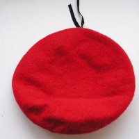 Червена барета-военна шапка, снимка 1 - Други ценни предмети - 38554076