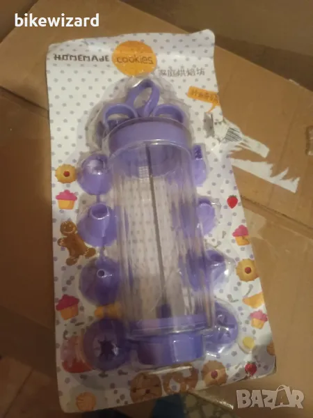 Преса с накрайници за сладки НОВО ЧЕТЕТЕ ОПИСАНИЕТО, снимка 1