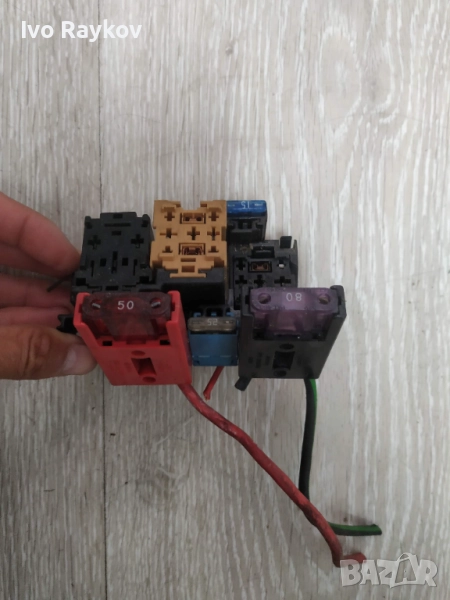 Кутия с предпазители за  Audi, VW, Seat и Skoda , 8A0937530, снимка 1