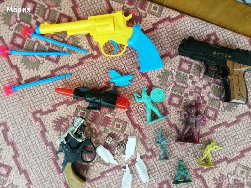 Лот играчки-пистолети, войници, снимка 1