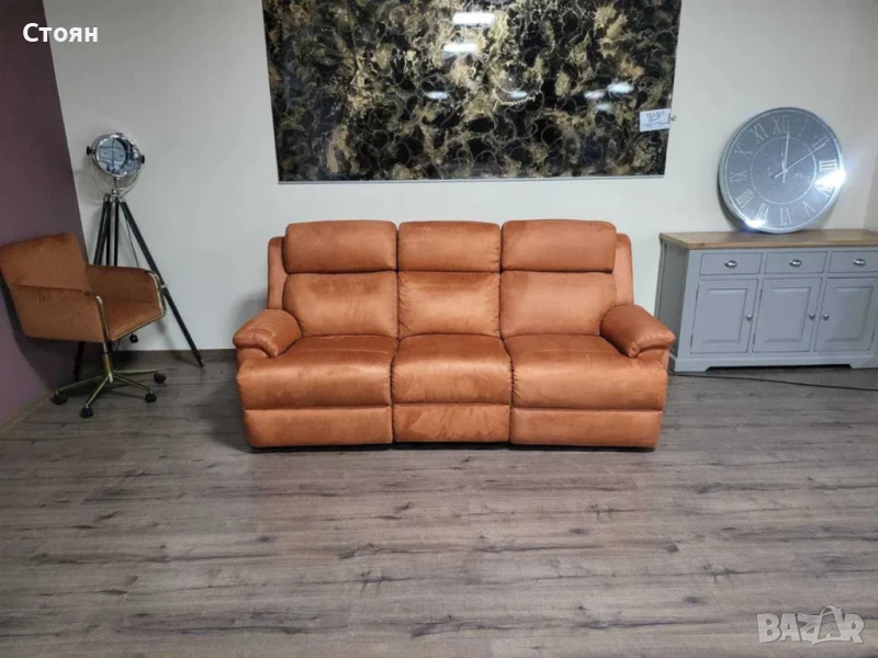 Оранжев диван от плат тройка "Gracie" с електрически релакс механизъм, снимка 1