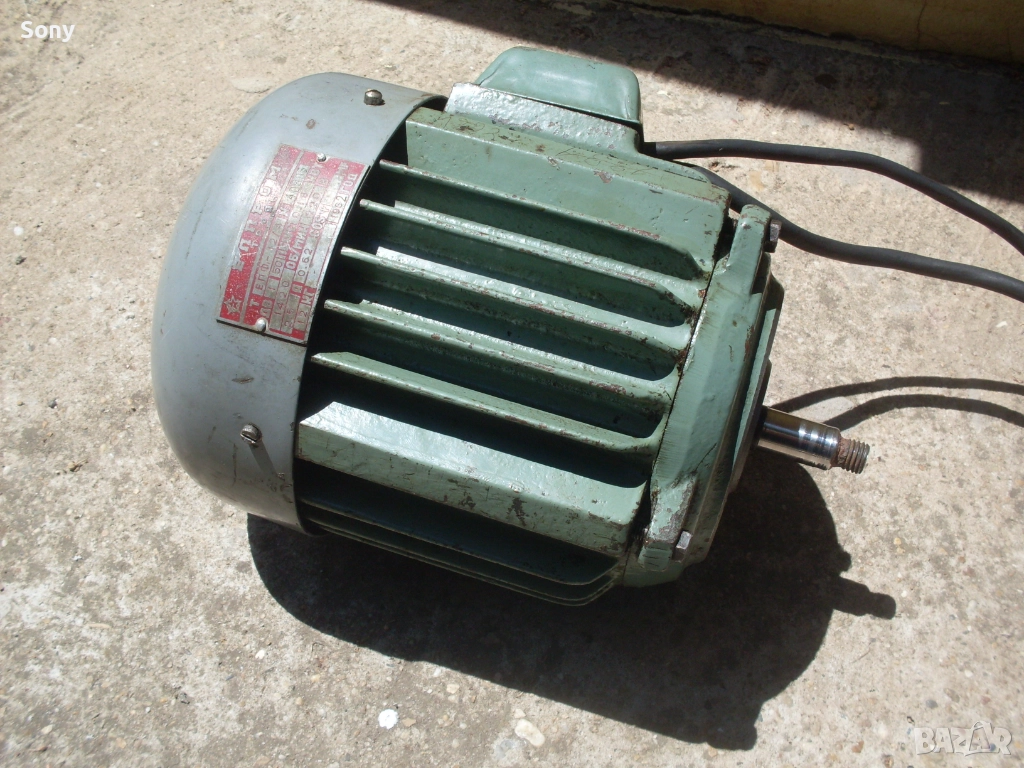 Стар български електромотор за пералня., снимка 1