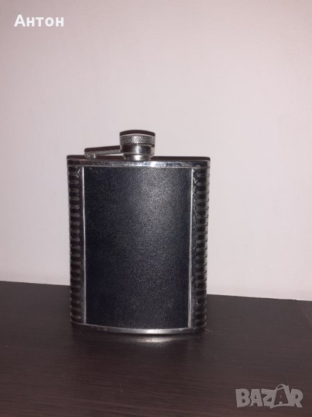 Луксозна манерка за алкохол облечена в естествена кожа., снимка 1
