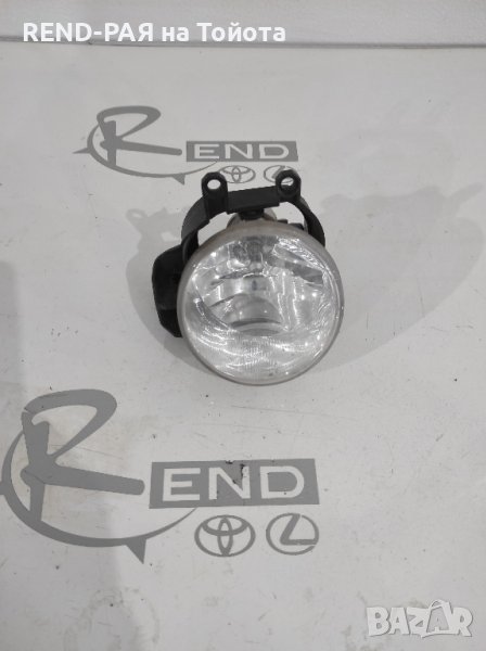 81210-02110 Халогени десен Toyota Auris E18 2016, снимка 1