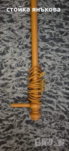 Продавам дървена релса с халки и куки., снимка 3 - Декорация за дома - 51209769