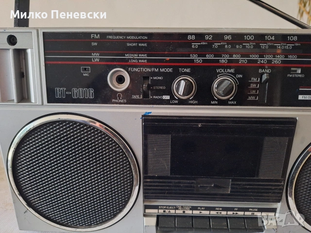TOSHIBA SR 6016 FM STEREO RADIO CASSETTE RECORDER.