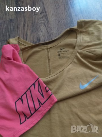 Nike - страхотна дамска тениска, снимка 1 - Тениски - 33634441