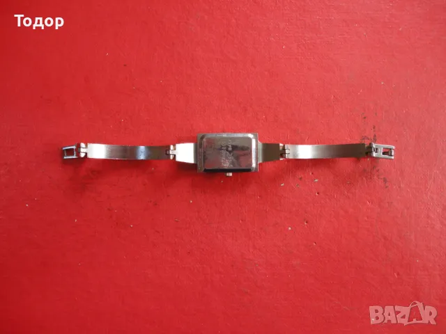 Дамски часовник Gucci, снимка 4 - Дамски - 49072689