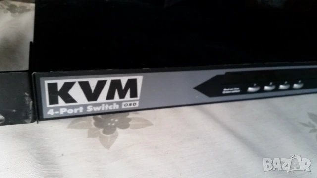 KVM 4-Port Switch OSD PS/2