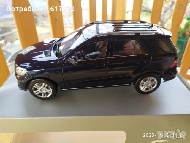 1:18 Метален модел на Mercedes M Klasse ML 2011 Minichamps, снимка 7 - Колекции - 52433120