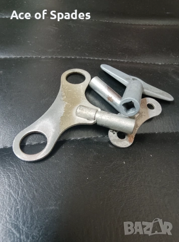 3 бр ключ за стенен часовник, снимка 2 - Антикварни и старинни предмети - 53557681