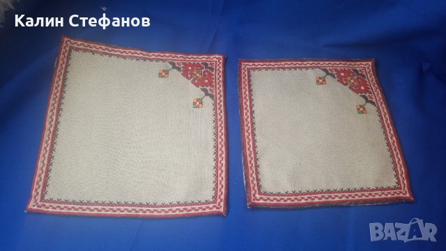 Две каренца на ленена основа, еднаква нашивка
