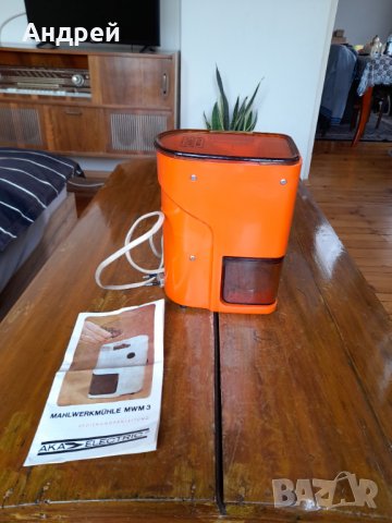 Стара кафемелачка AKA, снимка 2 - Антикварни и старинни предмети - 37189619