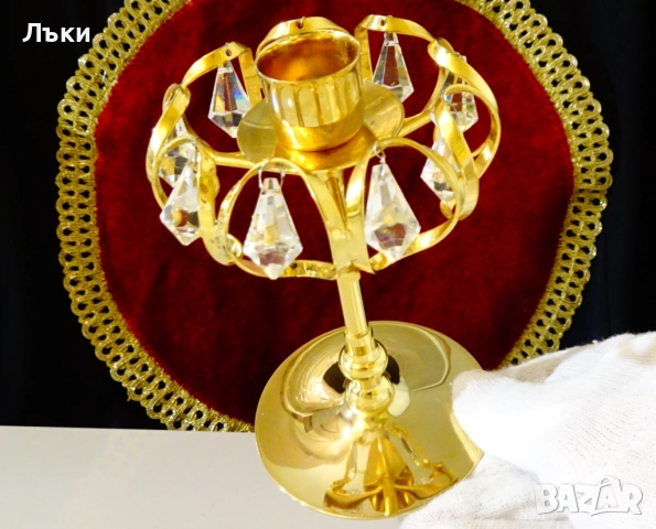 Позлатен свещник с кристали Lycenta,Sweden. 