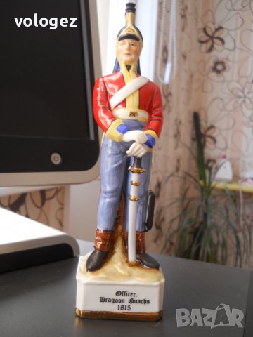 старинна колекционерска порцеланова статуетка - английски офицерофицер