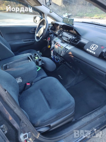 Продава се Honda FR-V, снимка 6 - Автомобили и джипове - 53142944