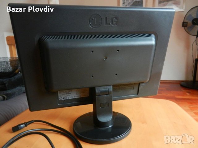 монитор за компютър LG Flatron W2042T DVI DSUB, снимка 3 - Монитори - 43105780
