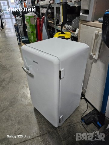 хладилник ретро стил Comfee , снимка 2 - Хладилници - 43965652