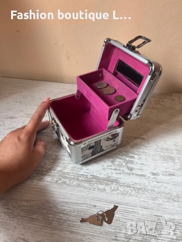 Кутия за бижута с ключалка и 2 ключа с разгъващ се стъпаловиден механизъм и огледало ❤️ , снимка 2 - Други - 52352495