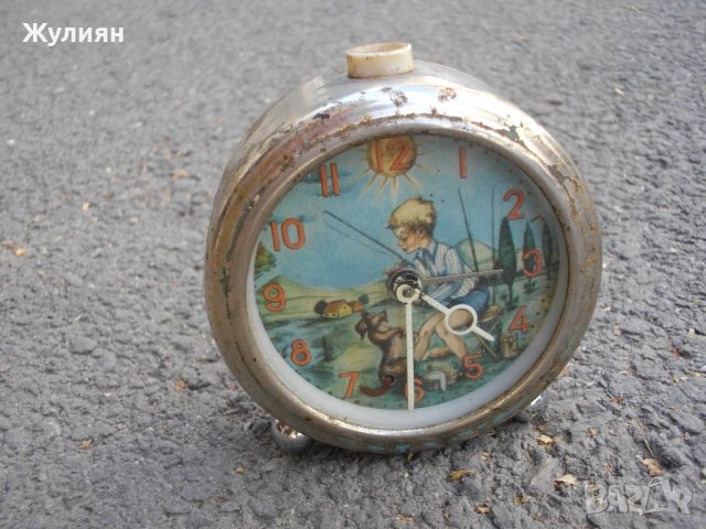 КОЛЕКЦИОНЕРСКИ АНИМИРАН БУДИЛНИК VICTORIA 