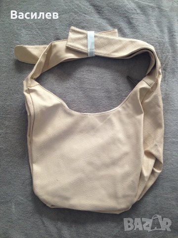 Hugo Boss оригинална дамска чанта, снимка 4 - Чанти - 8682498