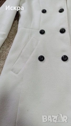 Бяло палто Berhska, снимка 2 - Палта, манта - 52100485