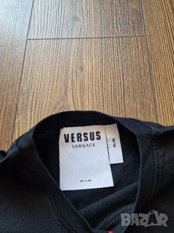 Страхотна мъжка тениска VERSUS VERSACE размер M , снимка 4 - Тениски - 51405317