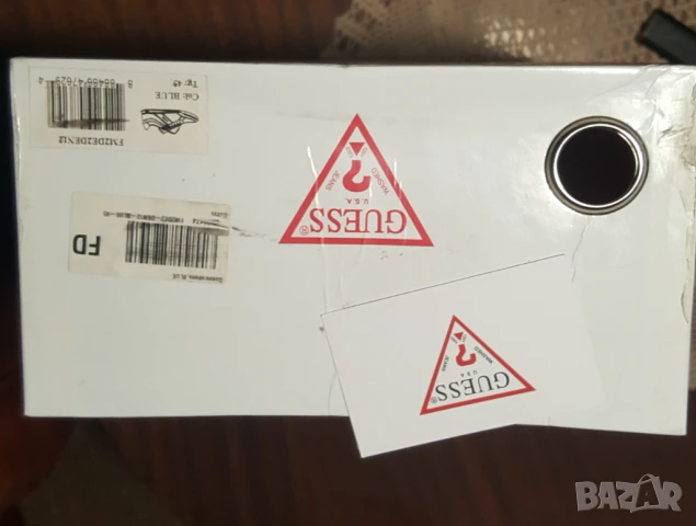 Кутия  HUGO   и Guess , снимка 7 - Дамски ежедневни обувки - 50631396