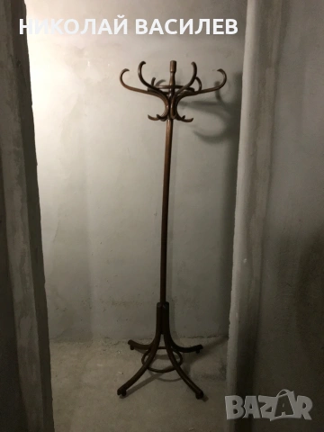 Запазена  закачалка  /  Здрава  дървена  .