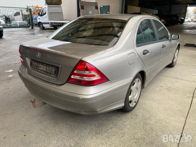 Мерцедес Ц 220 Дизел Фейслифт Седан Златист НА ЧАСТИ 2.2 дизел ОМ646, снимка 4 - Части - 47625377