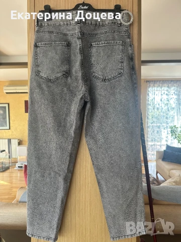 Дънки в сиво с апликация и сребърна токс, снимка 5 - Дънки - 51160869