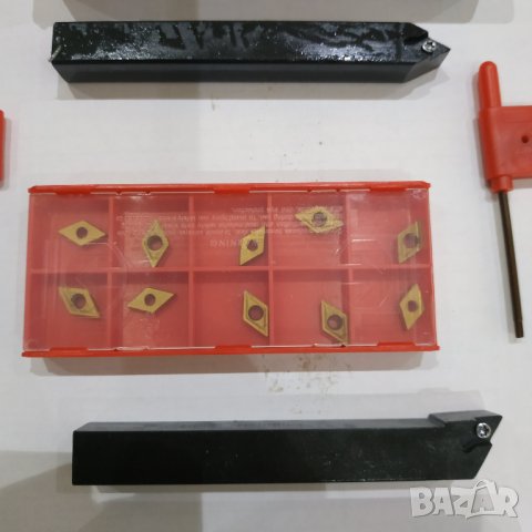 Комплект 2 стругарски ножа 12 мм. с 10 пластини DCMT070204 и ключ, снимка 4 - Други инструменти - 32833126