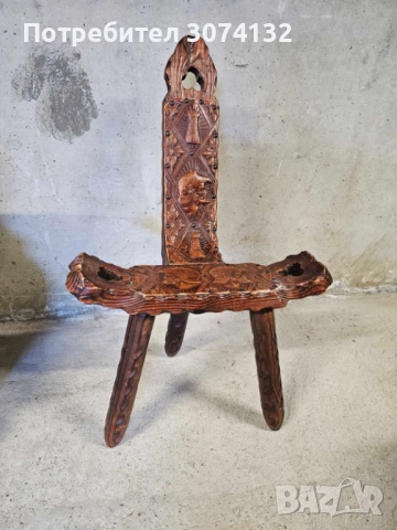 Трикрако столче с дърворезба, снимка 3 - Антикварни и старинни предмети - 52135505