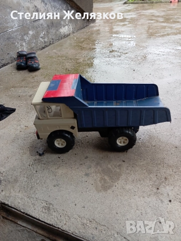 Ретро камиочие метално