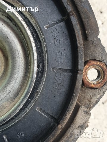 Оригинални тампони с лагера  за предни амортисьори на Пасат В7, снимка 5 - Части - 40208428