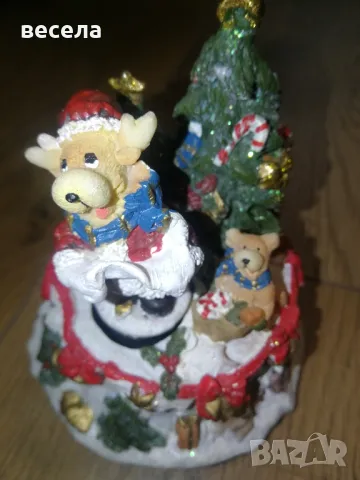 музикална кутия с елхичка, еленче и подаръци. , снимка 1