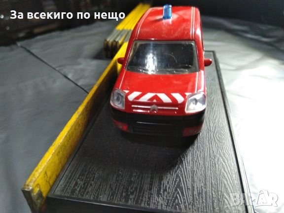 Колекционерски, пожарникарски камиони и коли различни народности и години, снимка 2 - Колекции - 27366845