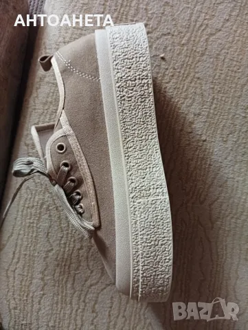 продавам спортни дамски обувки на платформа , снимка 5 - Кецове - 49508937